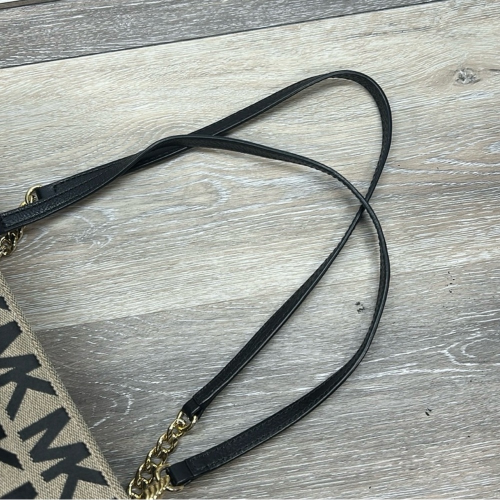 Michael Kors Signature Jet Set Signature Canvas Tote-Excellent Condition! - Picture 7 of 11